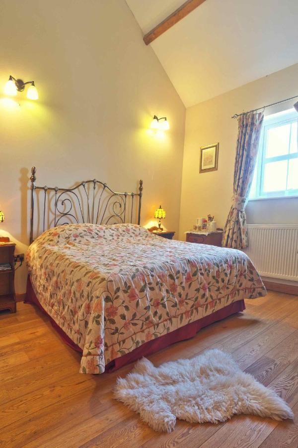 Kidwelly Farmhouse B&B Extérieur photo