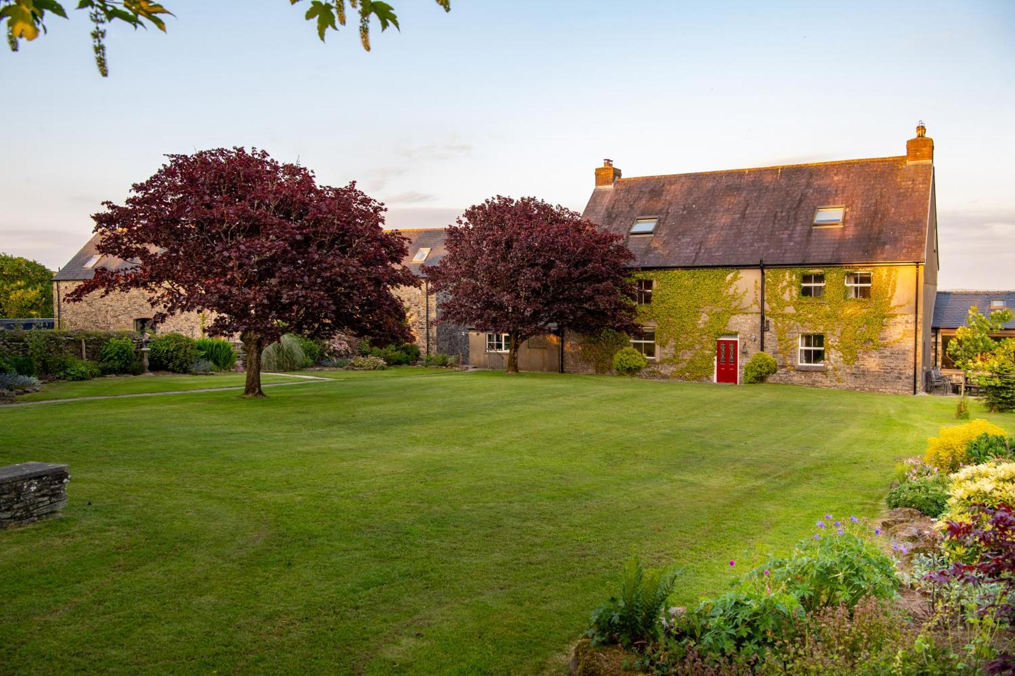 Kidwelly Farmhouse B&B Extérieur photo